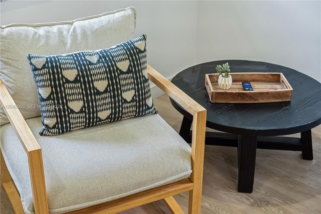 For Rent: $7,500 (3 beds, 2 baths, 1295 Square Feet)