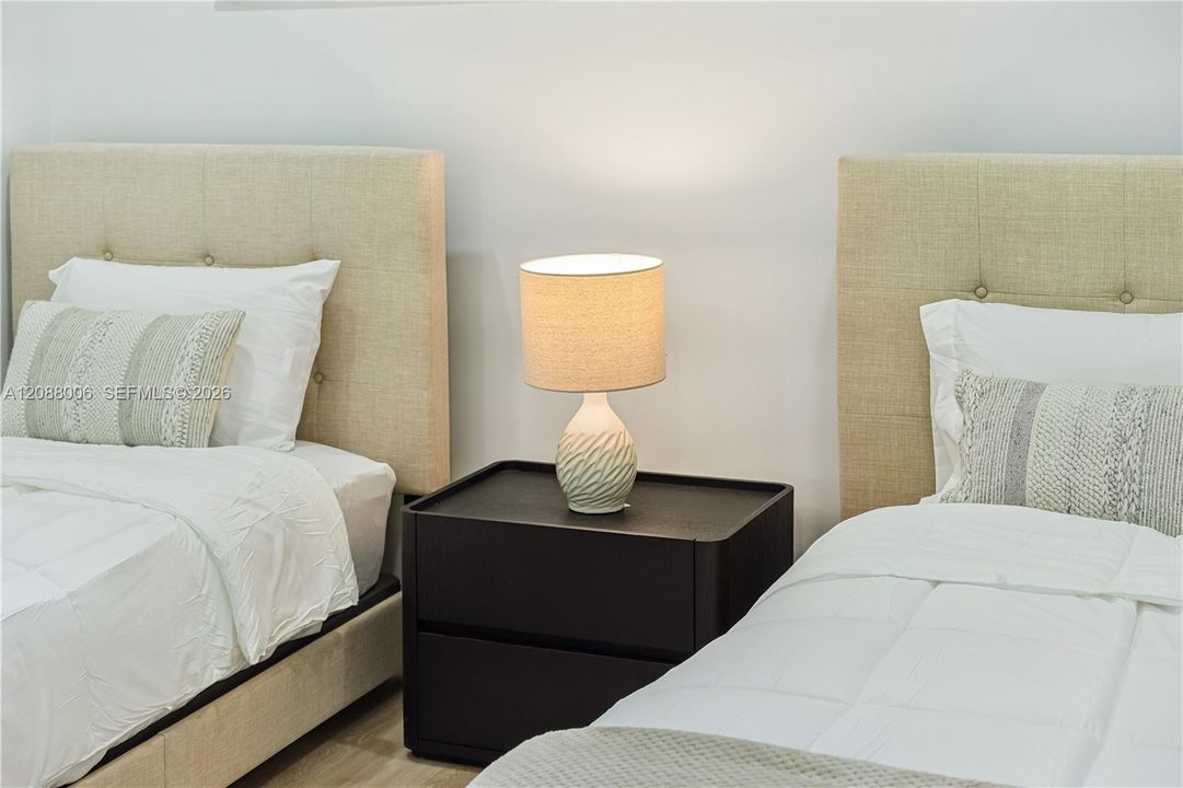 For Rent: $7,500 (3 beds, 2 baths, 1295 Square Feet)