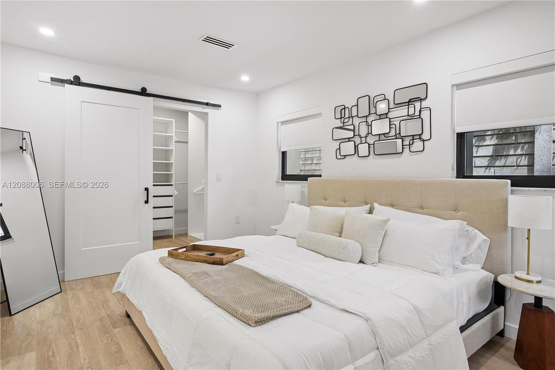 For Rent: $7,500 (3 beds, 2 baths, 1295 Square Feet)