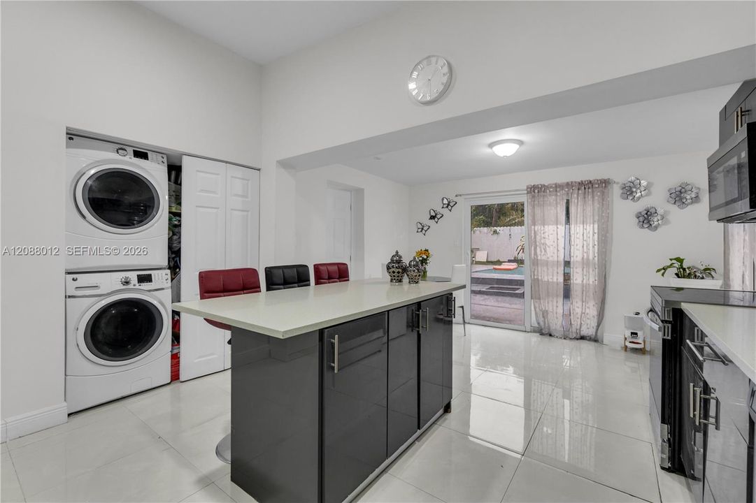 For Sale: $599,999 (4 beds, 3 baths, 1386 Square Feet)