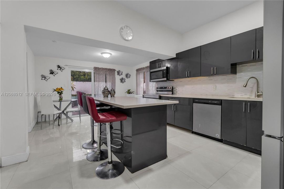 For Sale: $599,999 (4 beds, 3 baths, 1386 Square Feet)