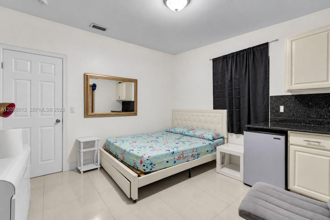 For Sale: $599,999 (4 beds, 3 baths, 1386 Square Feet)
