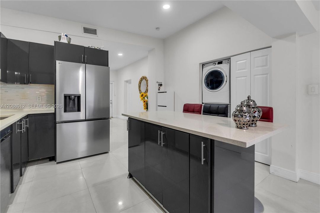 For Sale: $599,999 (4 beds, 3 baths, 1386 Square Feet)