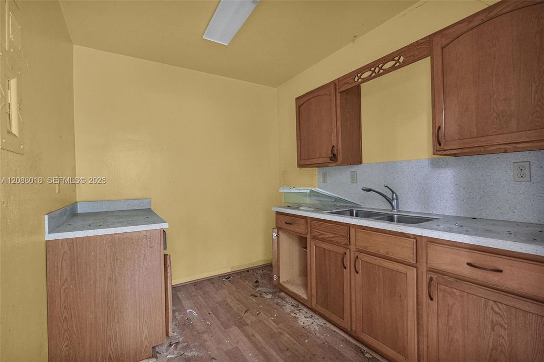 For Sale: $630,000 (2 beds, 1 baths, 1150 Square Feet)