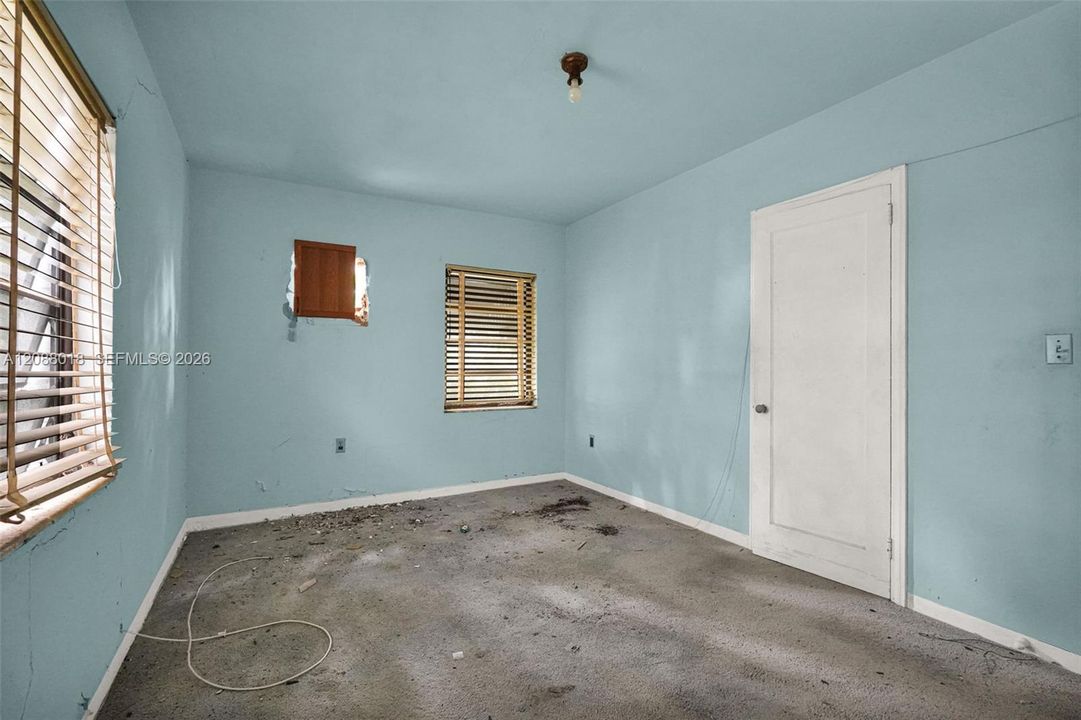 For Sale: $630,000 (2 beds, 1 baths, 1150 Square Feet)