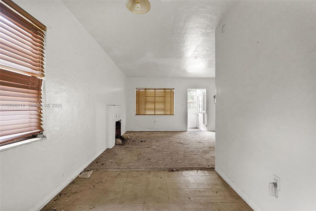 For Sale: $630,000 (2 beds, 1 baths, 1150 Square Feet)