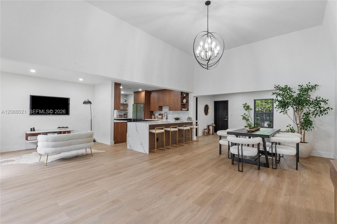 На продажу: $649,000 (3 спален, 2 ванн, 1803 Квадратных фут)