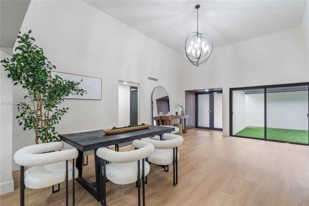 На продажу: $649,000 (3 спален, 2 ванн, 1803 Квадратных фут)