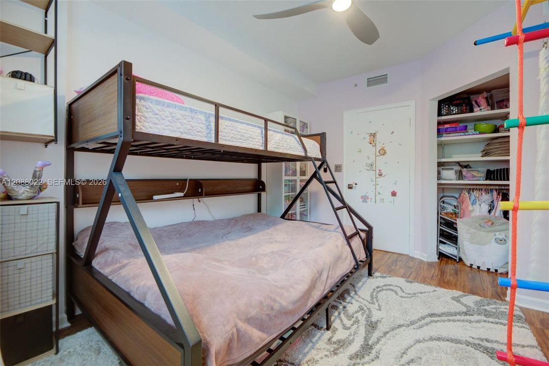 En Venta: $419,999 (2 camas, 2 baños, 1068 Pies cuadrados)