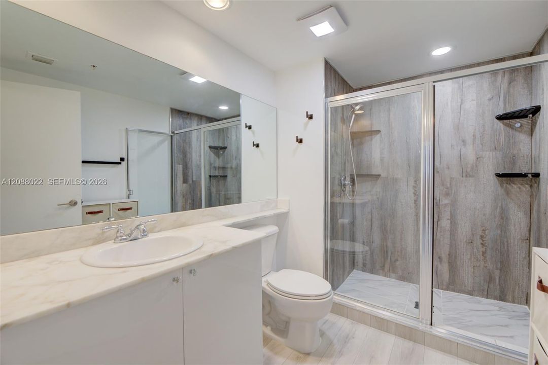 En Venta: $419,999 (2 camas, 2 baños, 1068 Pies cuadrados)