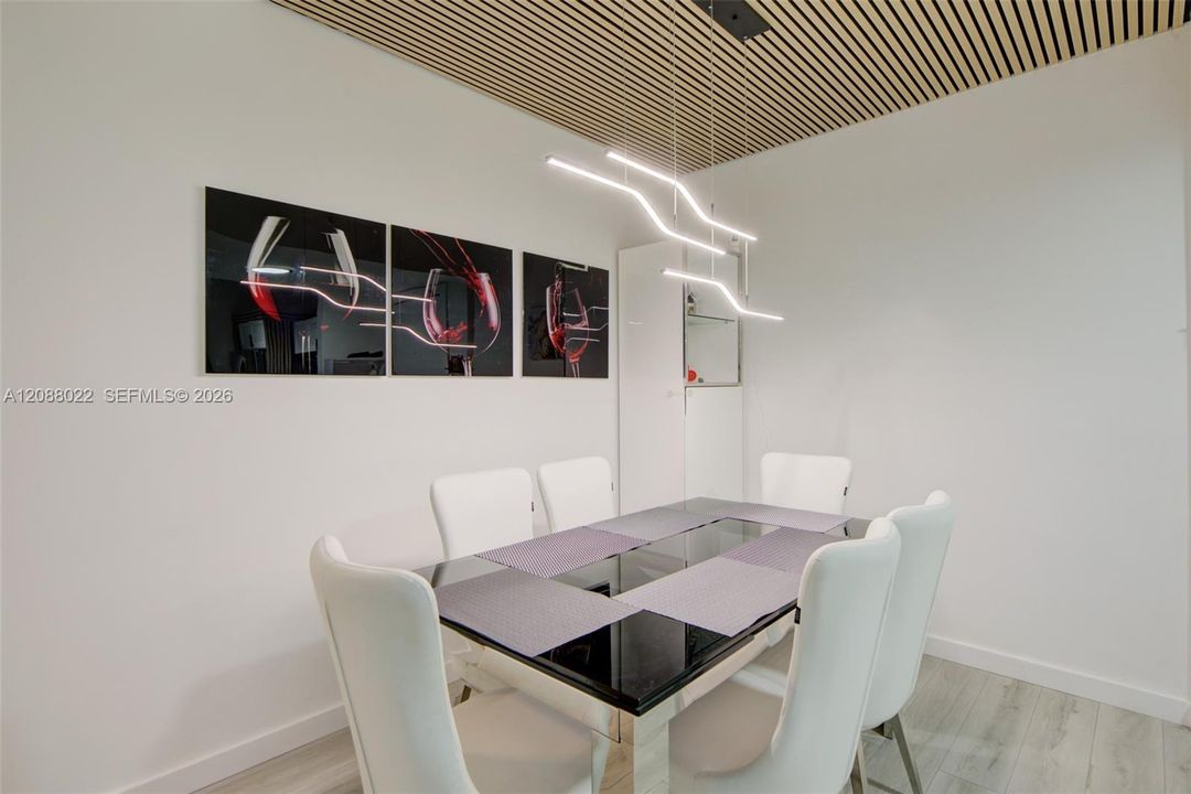 En Venta: $419,999 (2 camas, 2 baños, 1068 Pies cuadrados)