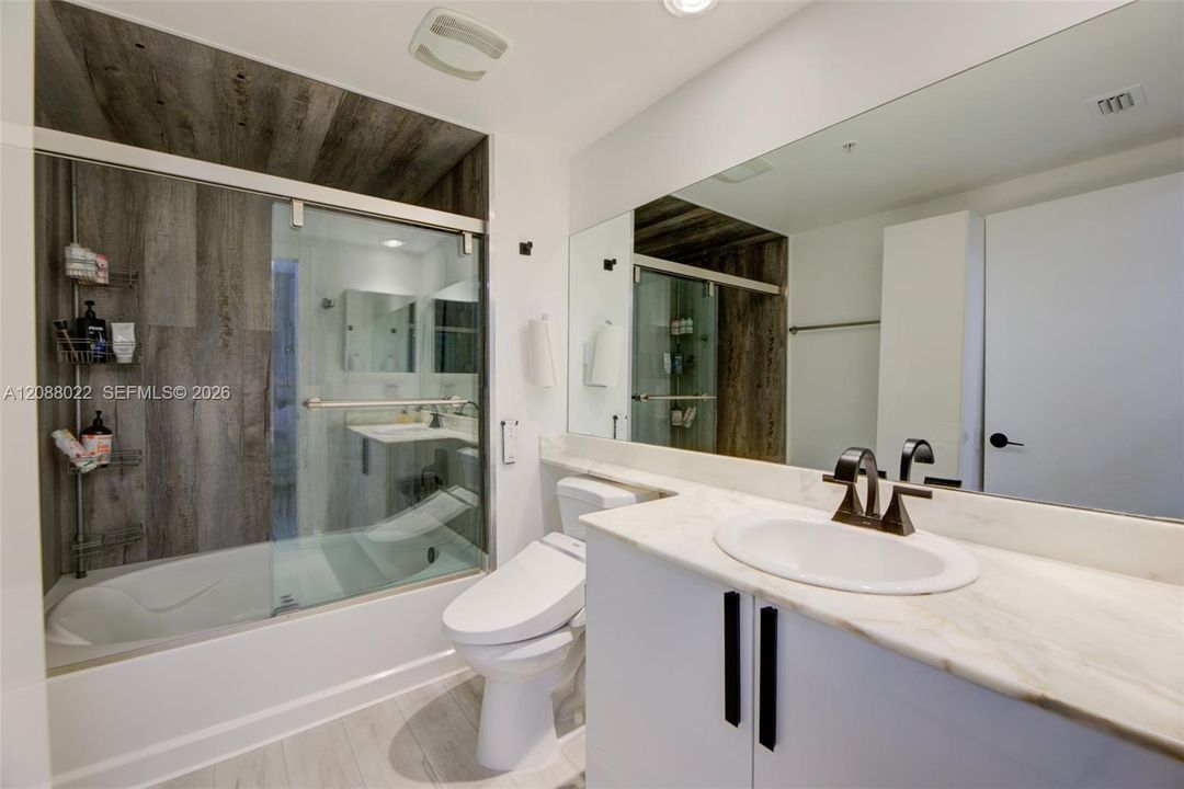 En Venta: $419,999 (2 camas, 2 baños, 1068 Pies cuadrados)