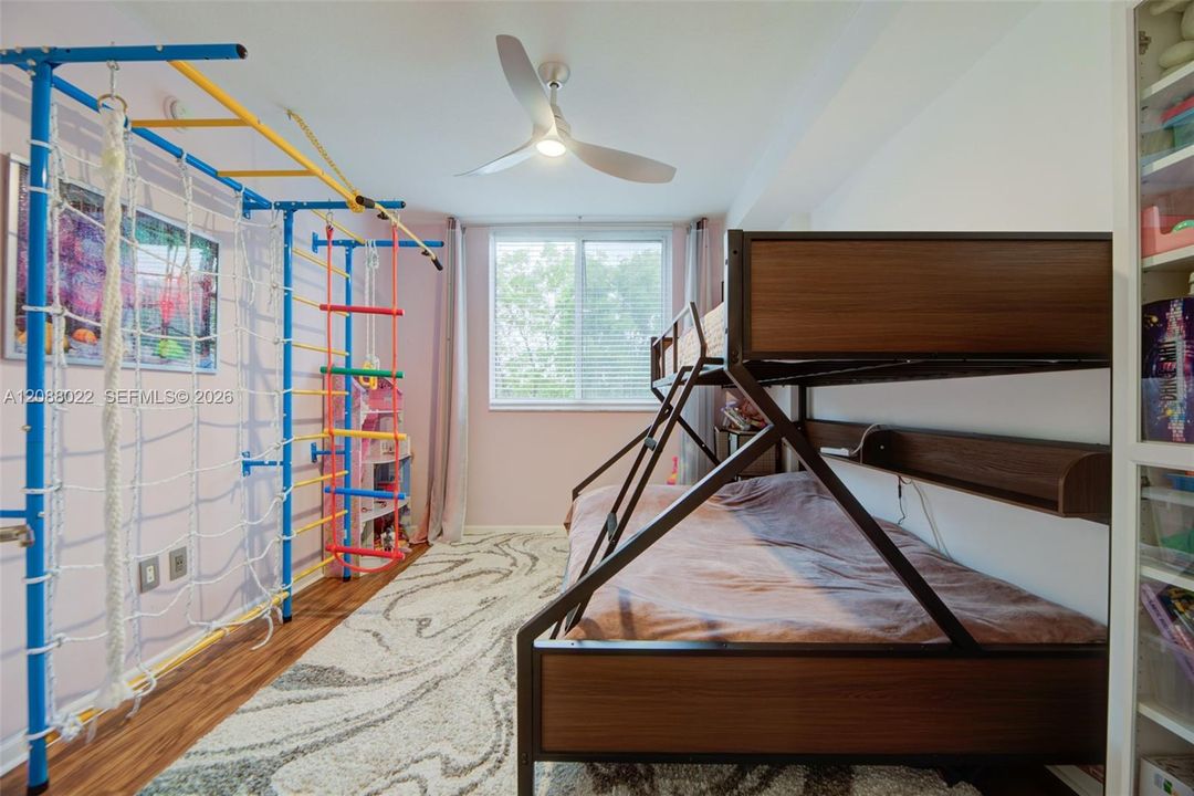 En Venta: $419,999 (2 camas, 2 baños, 1068 Pies cuadrados)