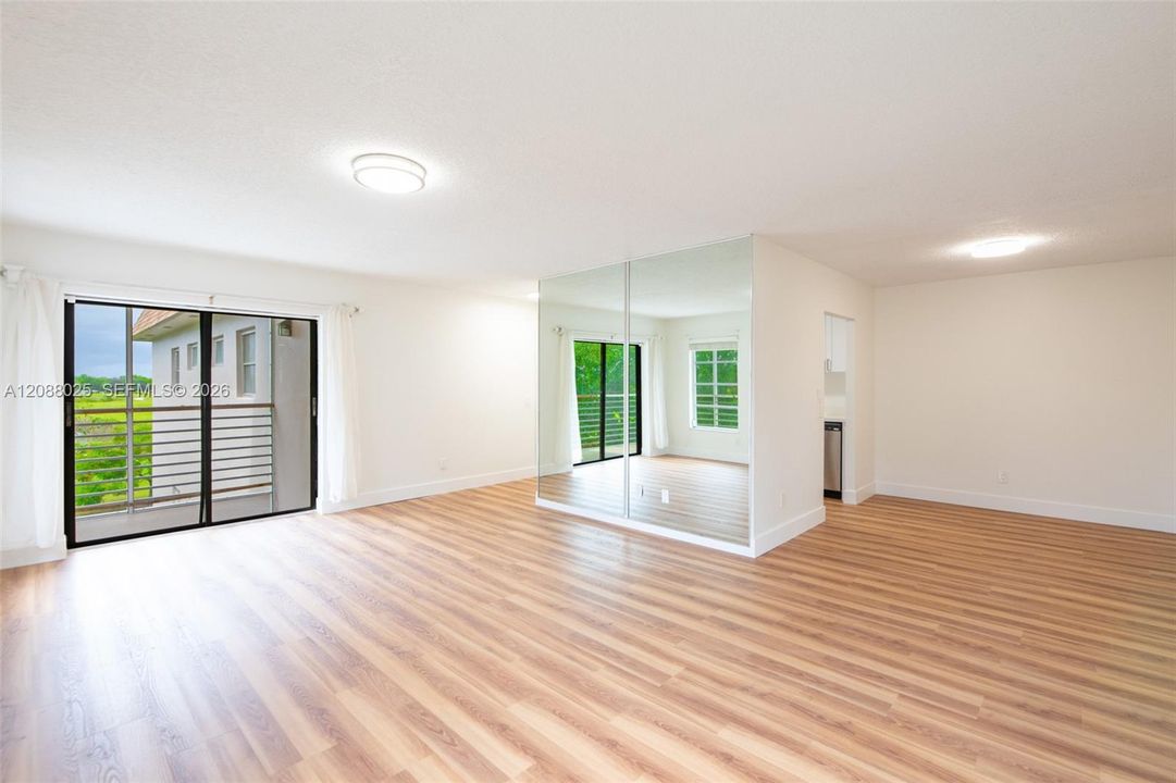 For Rent: $2,300 (2 beds, 2 baths, 827 Square Feet)