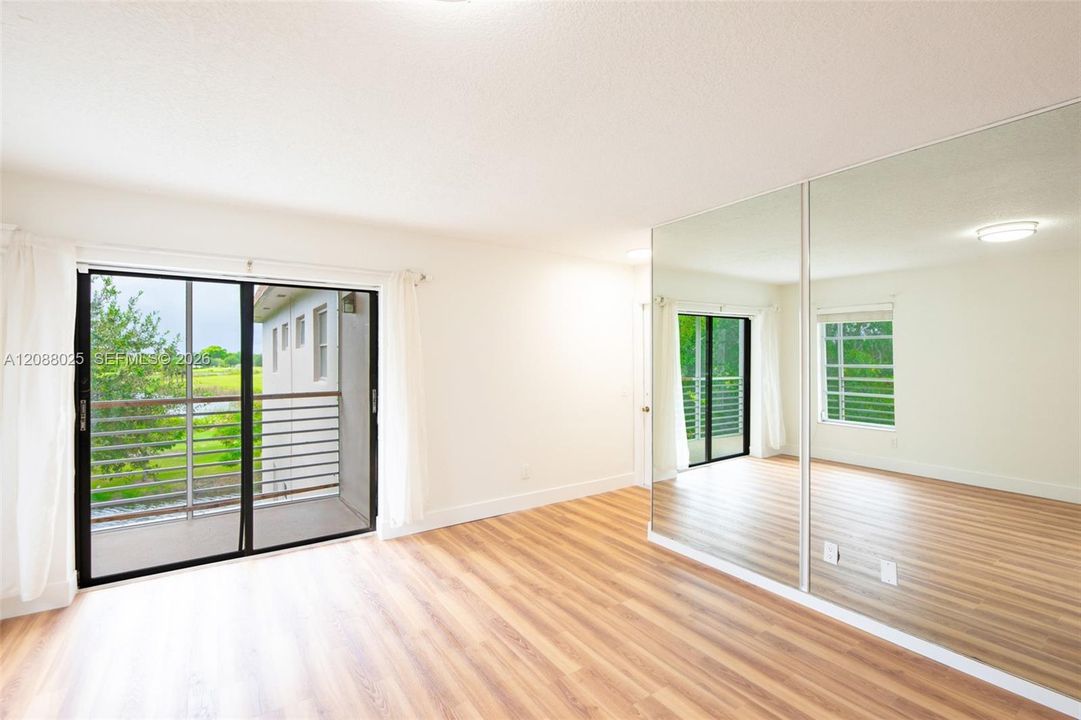 For Rent: $2,300 (2 beds, 2 baths, 827 Square Feet)