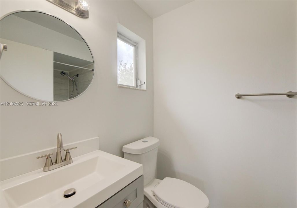 For Rent: $2,300 (2 beds, 2 baths, 827 Square Feet)