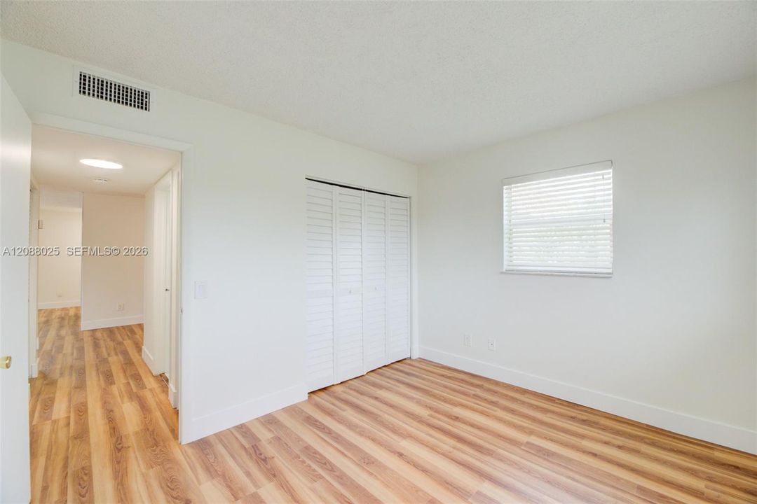 For Rent: $2,300 (2 beds, 2 baths, 827 Square Feet)
