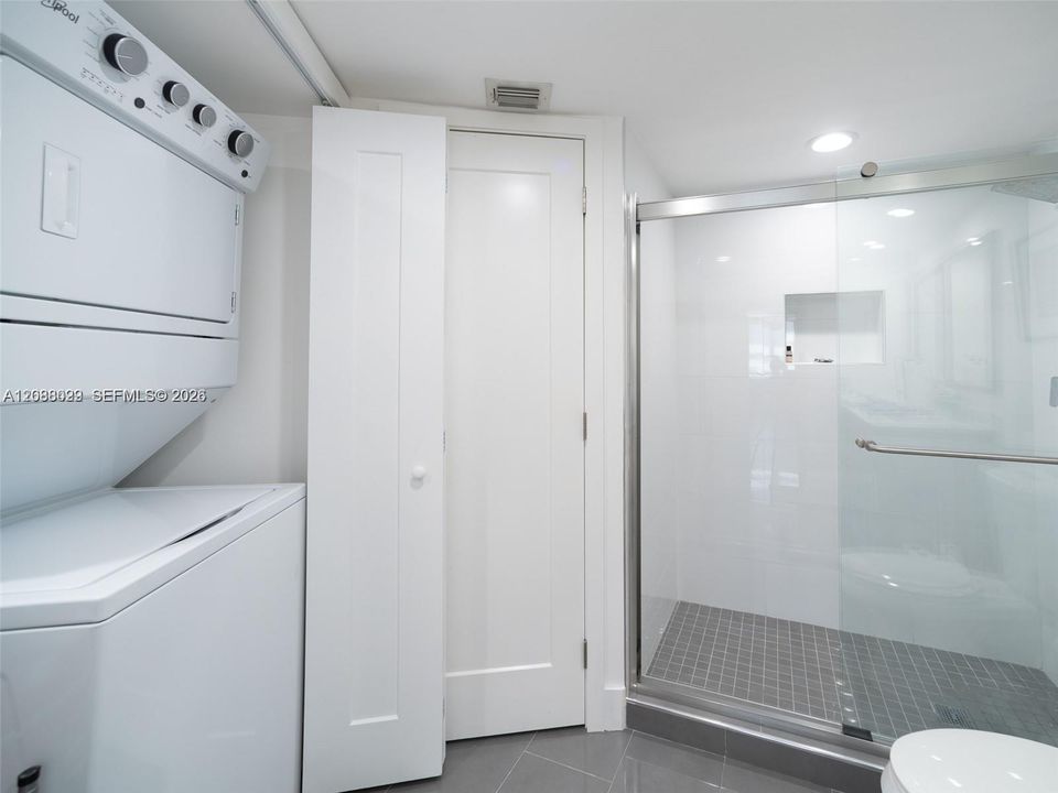 В аренду: $4,000 (2 спален, 2 ванн, 1353 Квадратных фут)