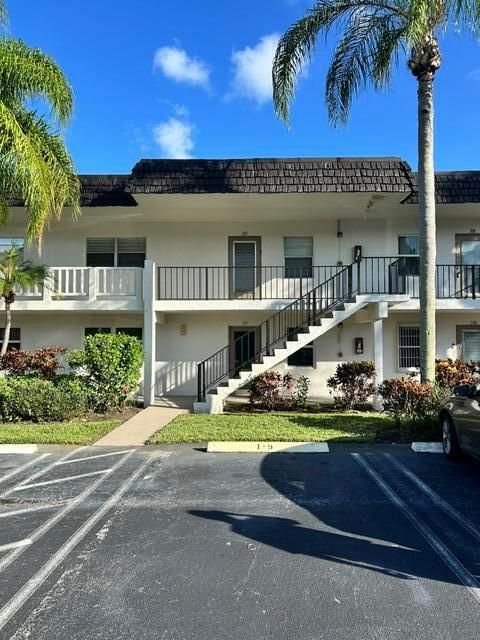 2ND STORY CONDO