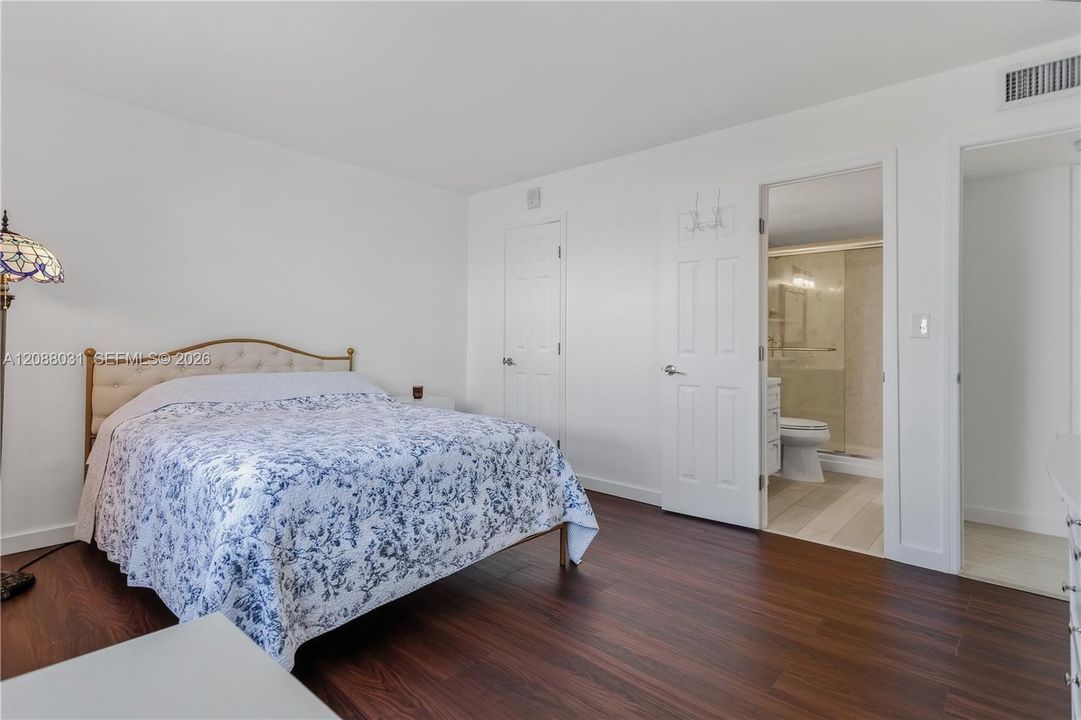 En Venta: $274,900 (1 camas, 1 baños, 710 Pies cuadrados)