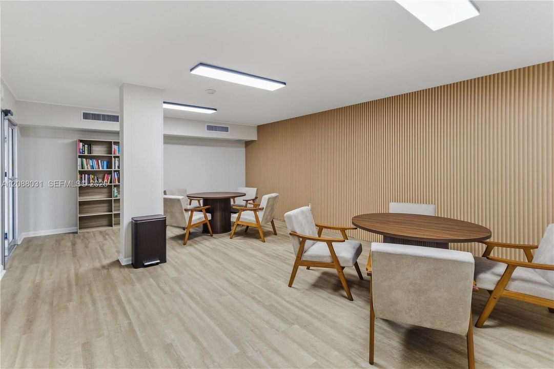 En Venta: $274,900 (1 camas, 1 baños, 710 Pies cuadrados)