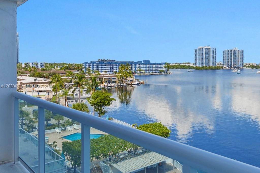 En Venta: $274,900 (1 camas, 1 baños, 710 Pies cuadrados)