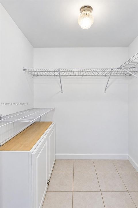 En Venta: $274,900 (1 camas, 1 baños, 710 Pies cuadrados)