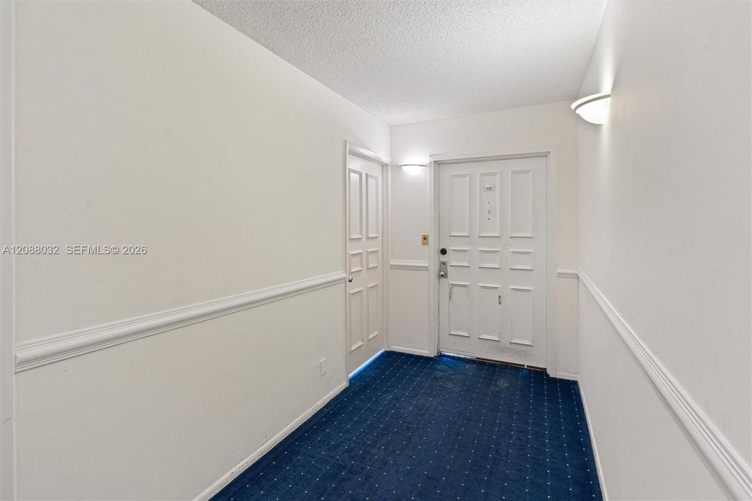 For Sale: $599,000 (1 beds, 1 baths, 1297 Square Feet)