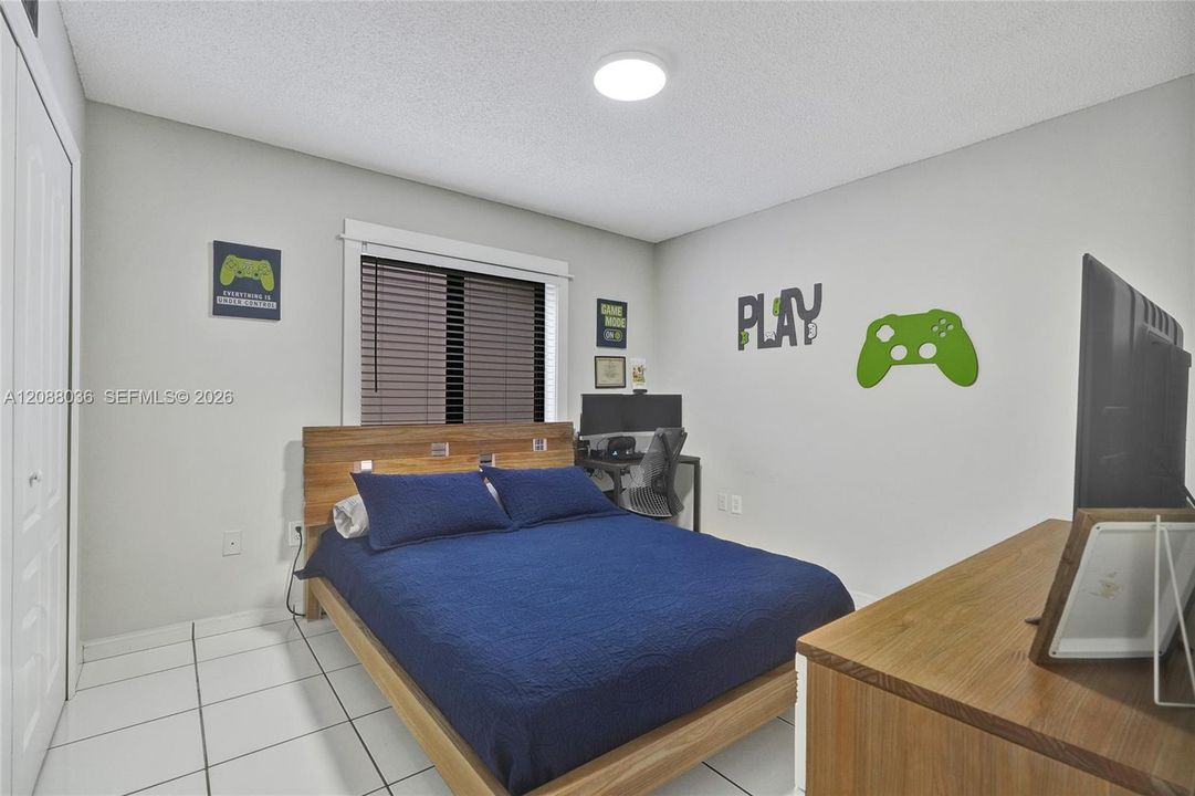 For Sale: $775,000 (4 beds, 2 baths, 1943 Square Feet)