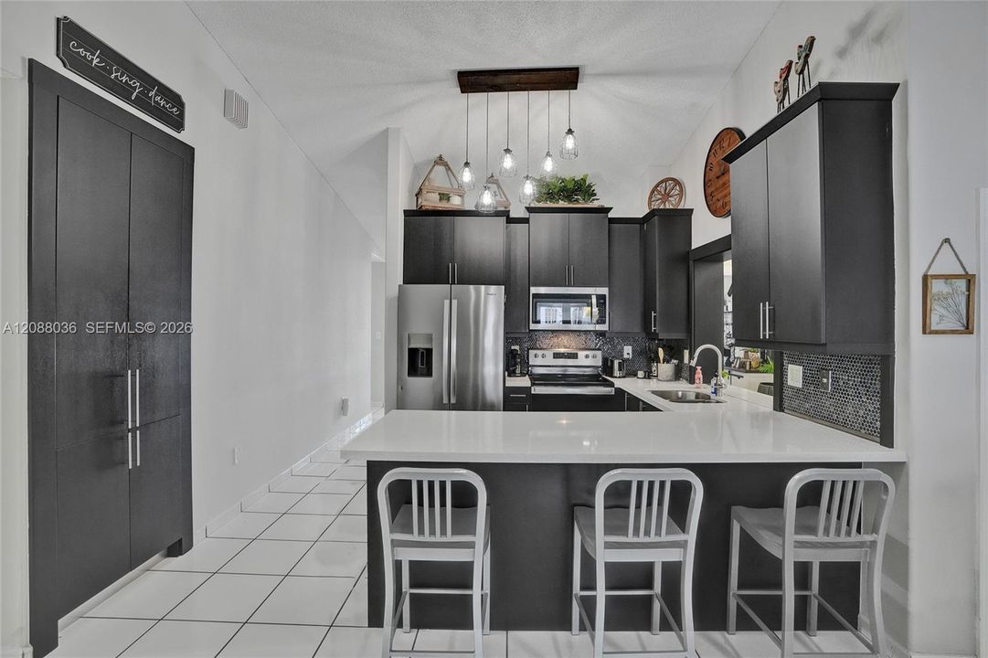 For Sale: $775,000 (4 beds, 2 baths, 1943 Square Feet)
