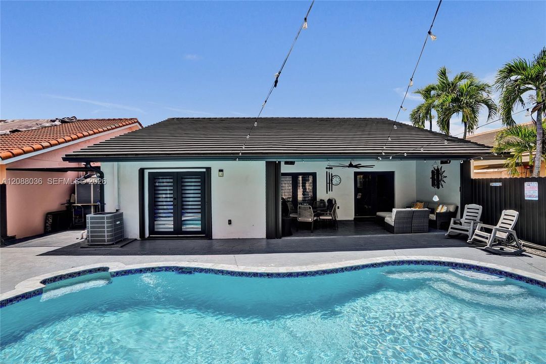 For Sale: $775,000 (4 beds, 2 baths, 1943 Square Feet)