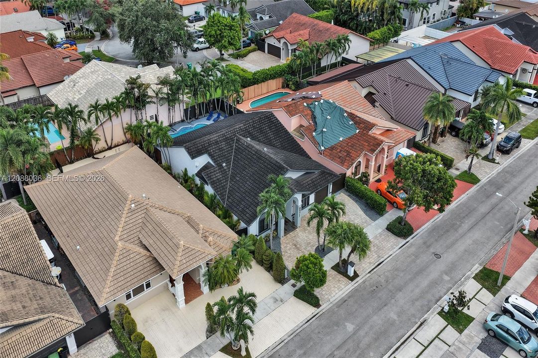 For Sale: $775,000 (4 beds, 2 baths, 1943 Square Feet)