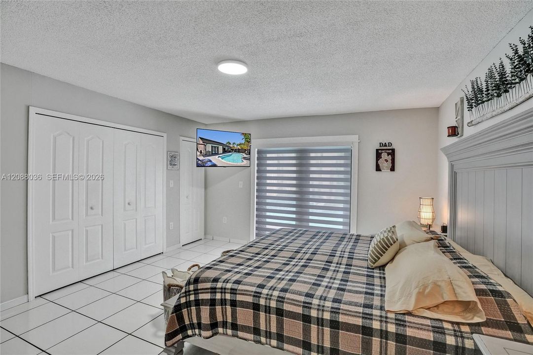 For Sale: $775,000 (4 beds, 2 baths, 1943 Square Feet)