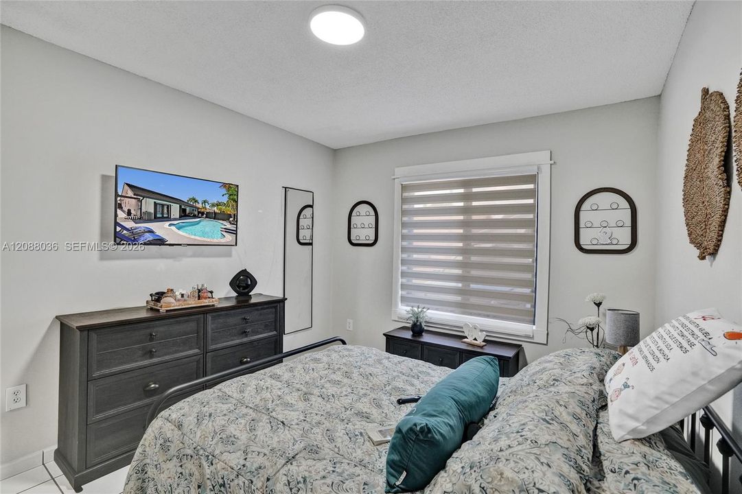 For Sale: $775,000 (4 beds, 2 baths, 1943 Square Feet)