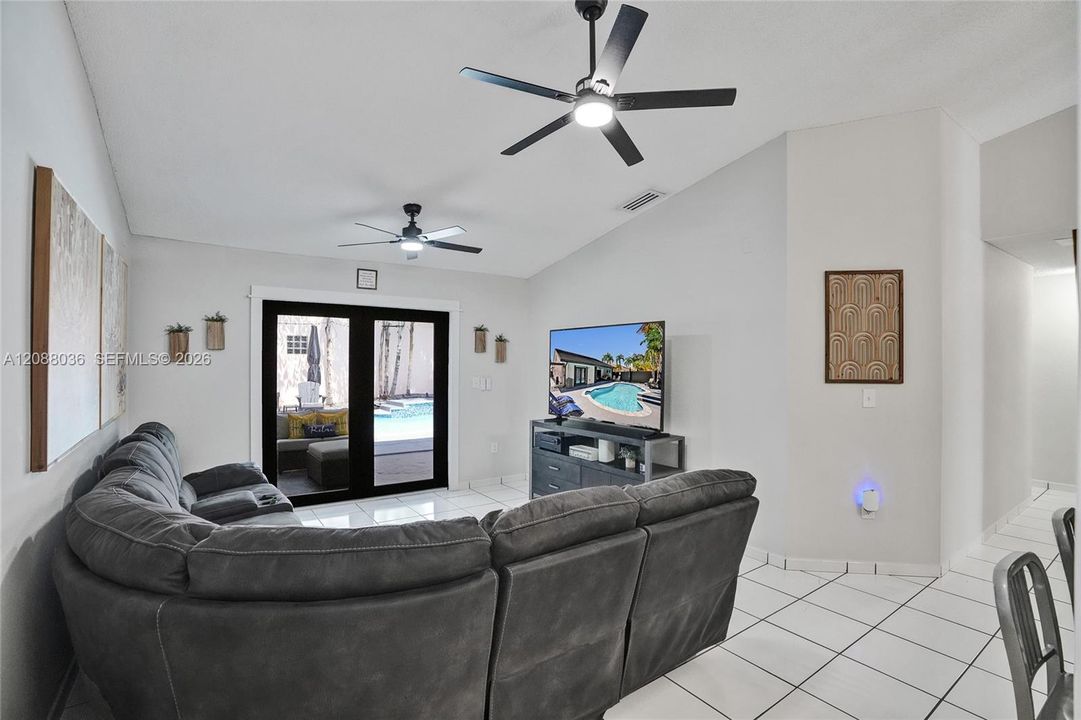 For Sale: $775,000 (4 beds, 2 baths, 1943 Square Feet)
