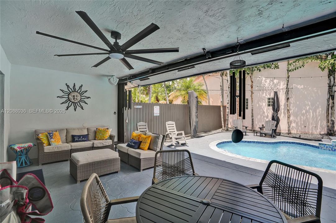 For Sale: $775,000 (4 beds, 2 baths, 1943 Square Feet)