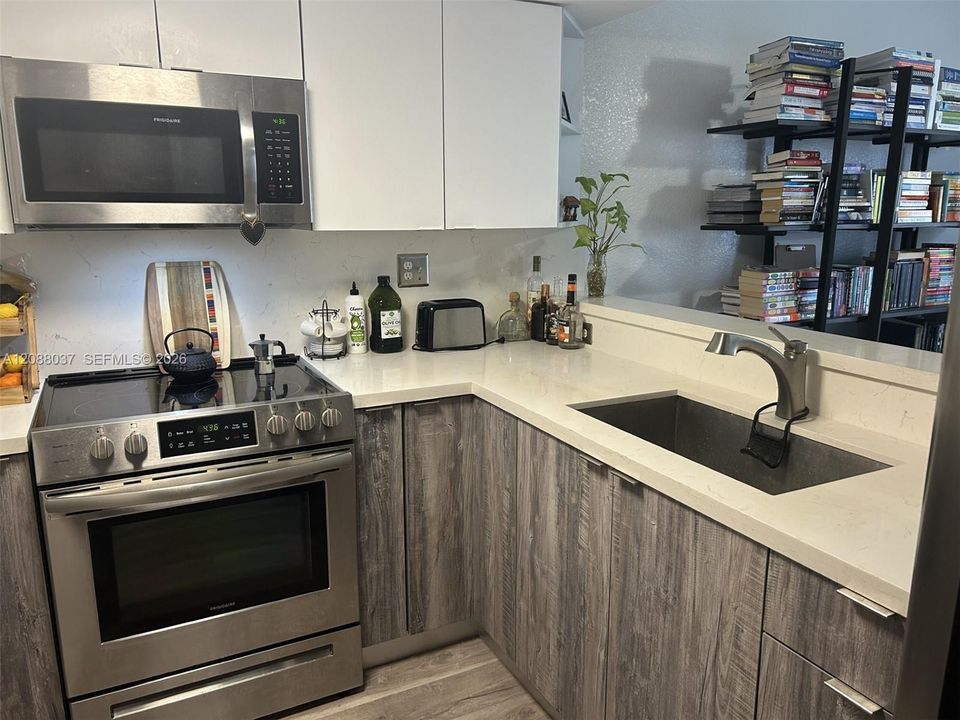For Sale: $559,900 (4 beds, 3 baths, 1680 Square Feet)