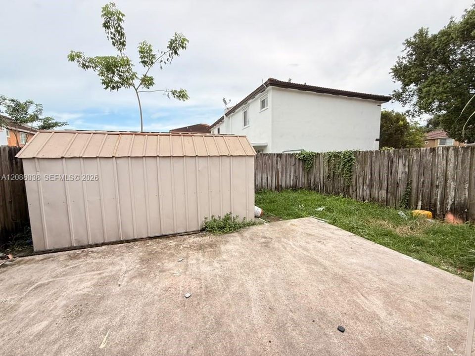 For Rent: $2,400 (3 beds, 2 baths, 1107 Square Feet)