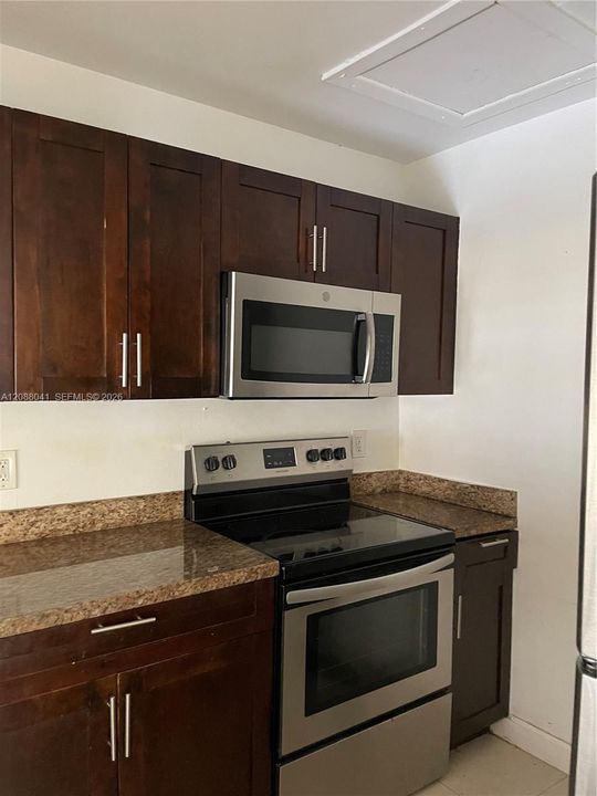 For Rent: $2,300 (2 beds, 2 baths, 750 Square Feet)
