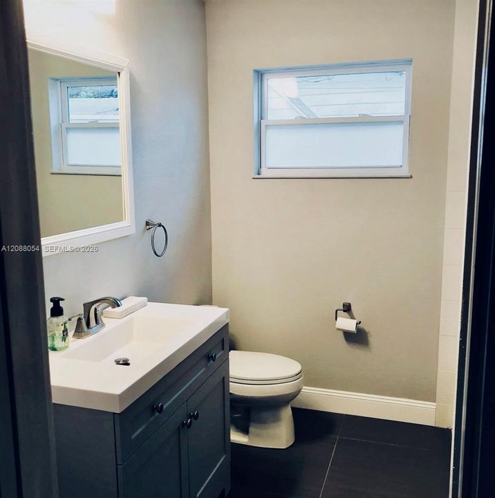 En Venta: $361,000 (3 camas, 2 baños, 1939 Pies cuadrados)