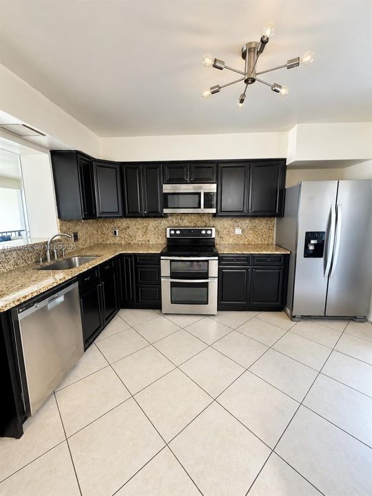 For Rent: $2,600 (4 beds, 3 baths, 2262 Square Feet)