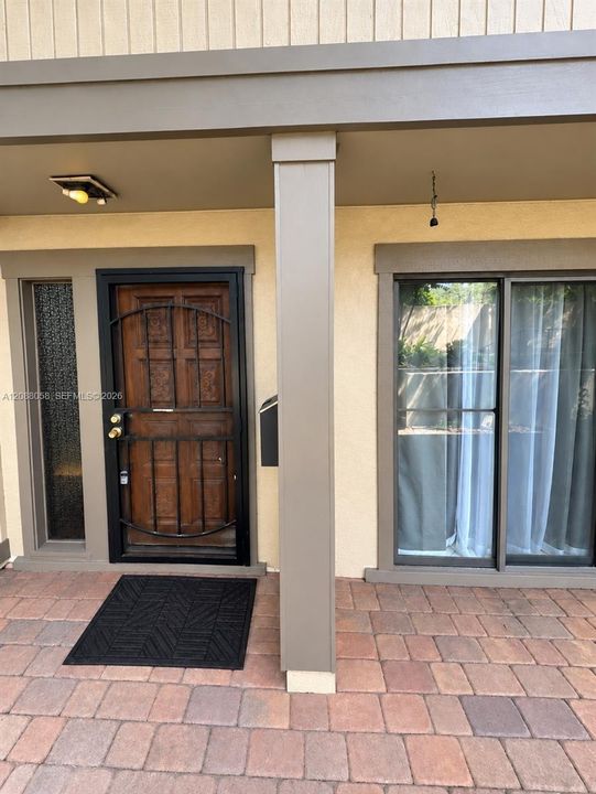For Rent: $2,600 (4 beds, 3 baths, 2262 Square Feet)