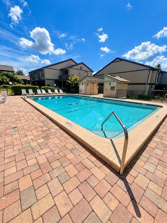 For Rent: $2,600 (4 beds, 3 baths, 2262 Square Feet)