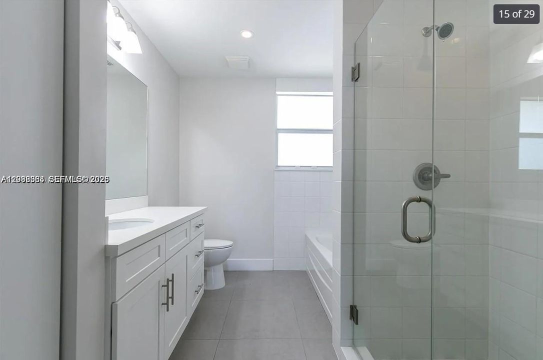 For Sale: $390,000 (2 beds, 2 baths, 946 Square Feet)