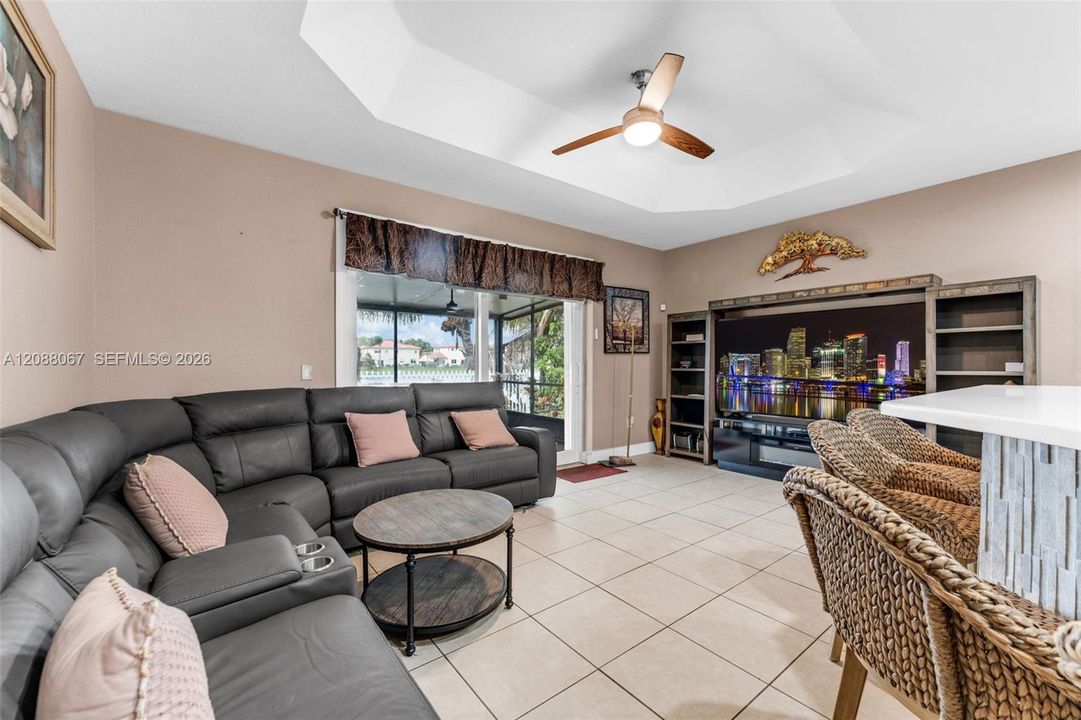 For Sale: $525,000 (4 beds, 2 baths, 1953 Square Feet)