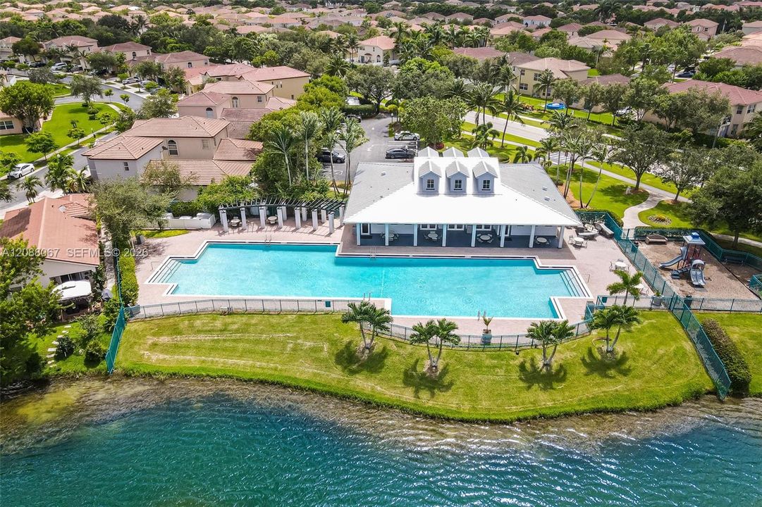 For Sale: $525,000 (4 beds, 2 baths, 1953 Square Feet)