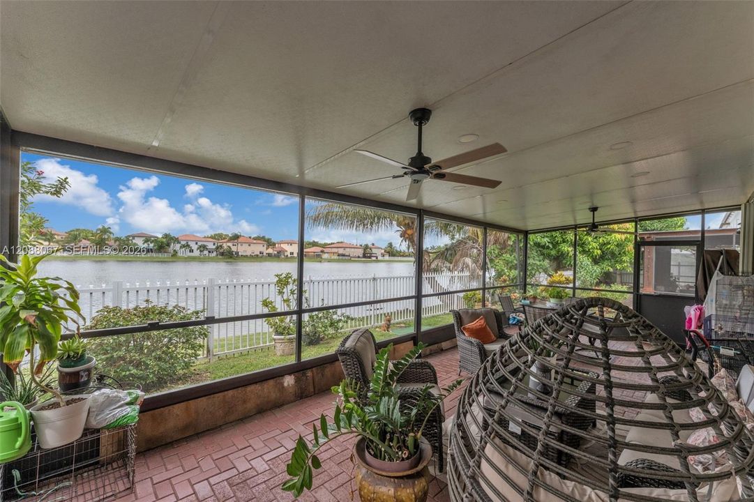 For Sale: $525,000 (4 beds, 2 baths, 1953 Square Feet)