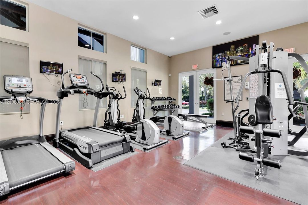 For Sale: $525,000 (4 beds, 2 baths, 1953 Square Feet)