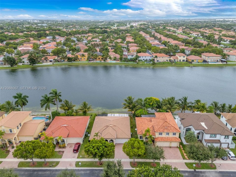For Sale: $525,000 (4 beds, 2 baths, 1953 Square Feet)
