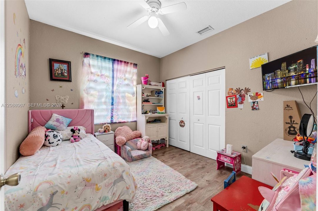 For Sale: $525,000 (4 beds, 2 baths, 1953 Square Feet)